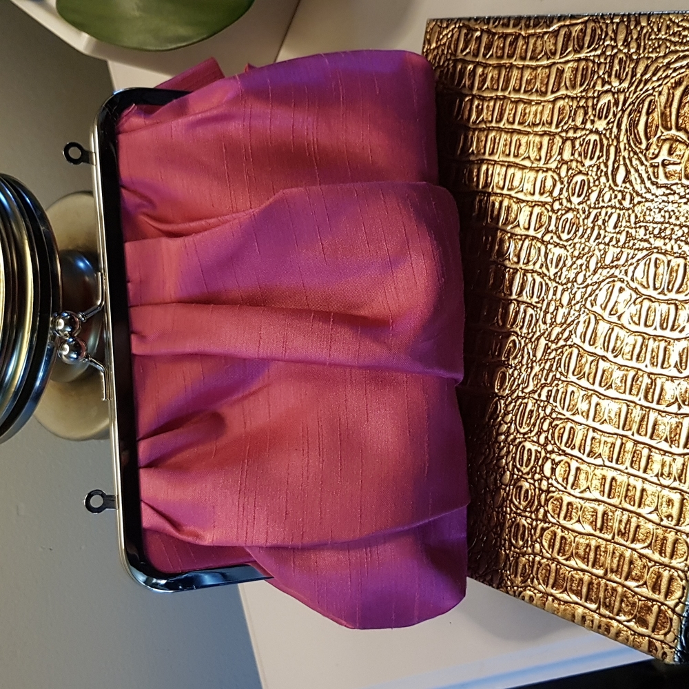 Clutch - Picture 2 of 3